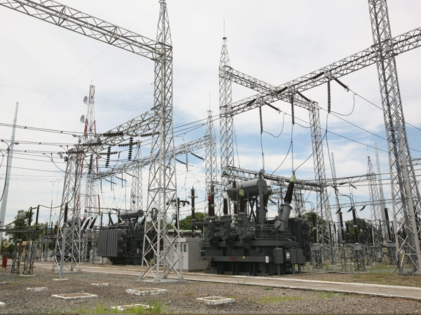 熱帶風暴“鳳凰”登入菲律賓 輸電設備受損 熱帶風暴“鳳凰”登入菲律賓 輸電設備受損